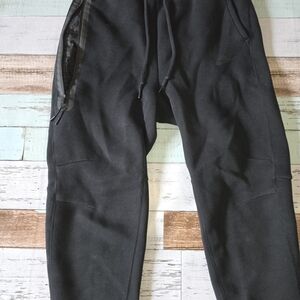 Nike Men's Black Athletic Jogger Sweatpants with Drawstring